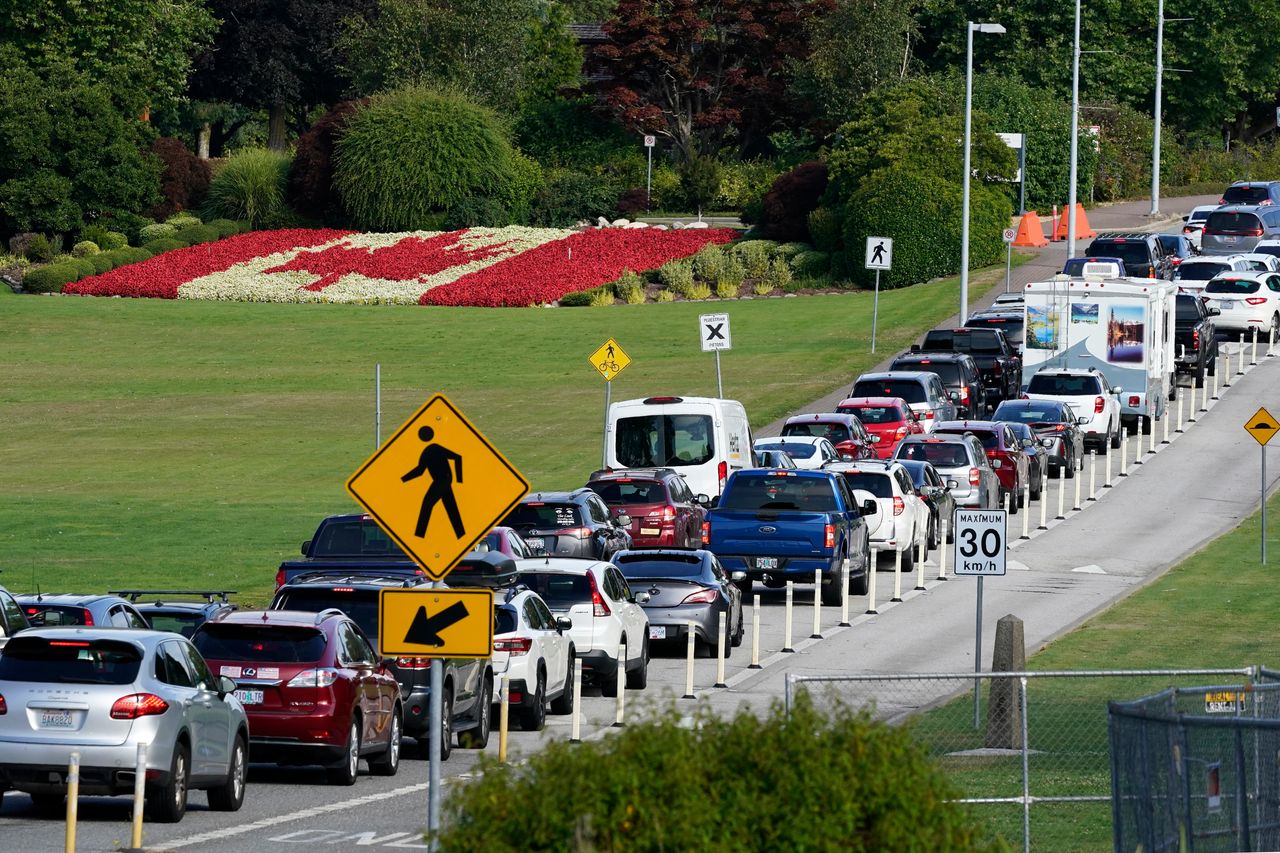 U.S. border reopens Monday to Canadians. What are the requirements and what do you need to know