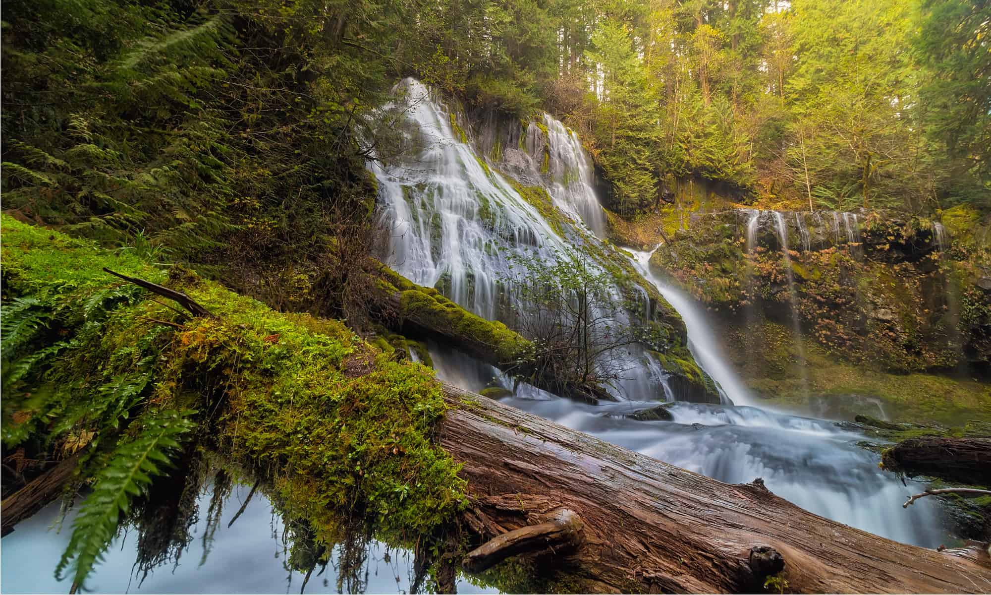 10 cascade minunate din Washington
