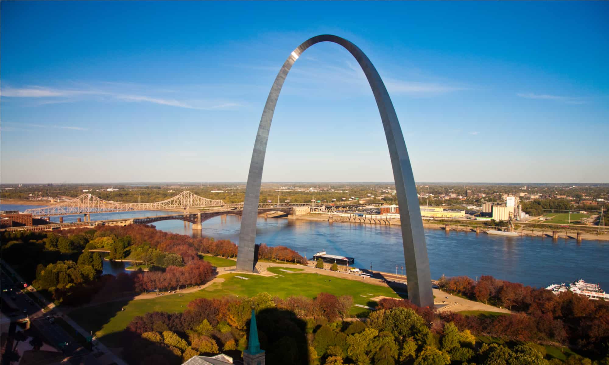 Cât de lung este râul Mississippi?