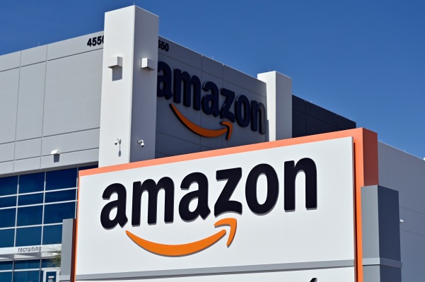 Amazon flexes its retail muscle with a brick and mortar clothing store - May 27, 2022