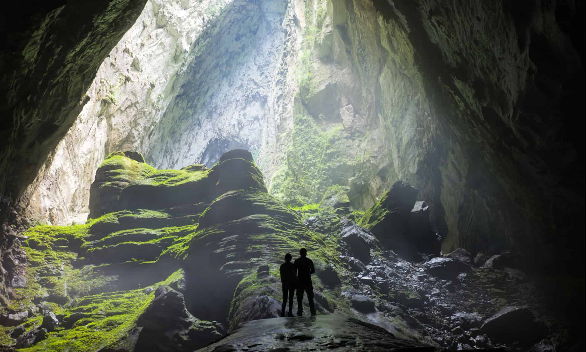 Son Doong: Cea mai mare peșteră din lume (Incorporează o pădure tropicală!)