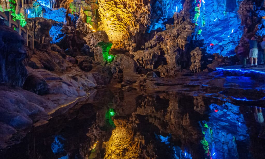 Peștera Flaut din stuf, China