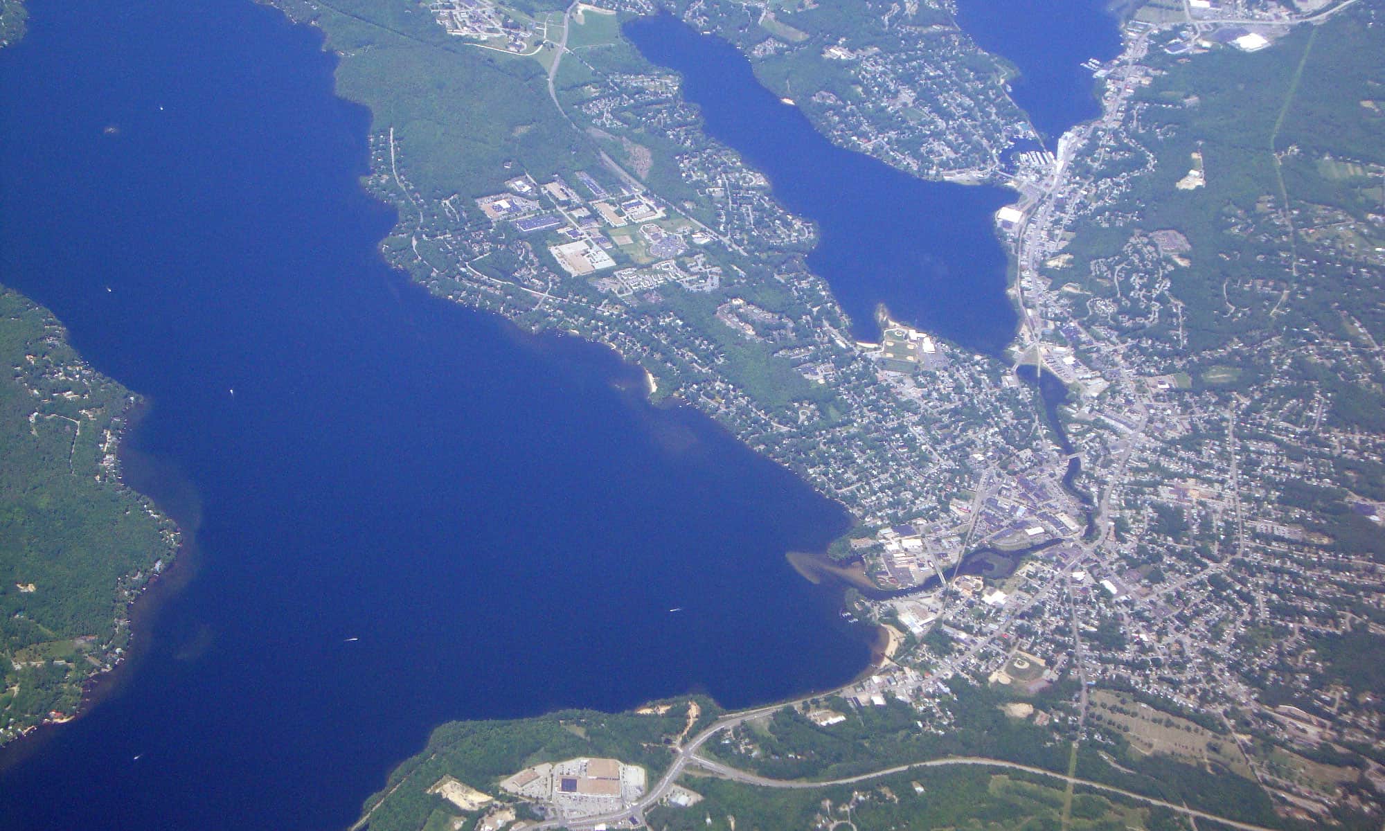 Cele mai mari 15 lacuri din Noua Anglie