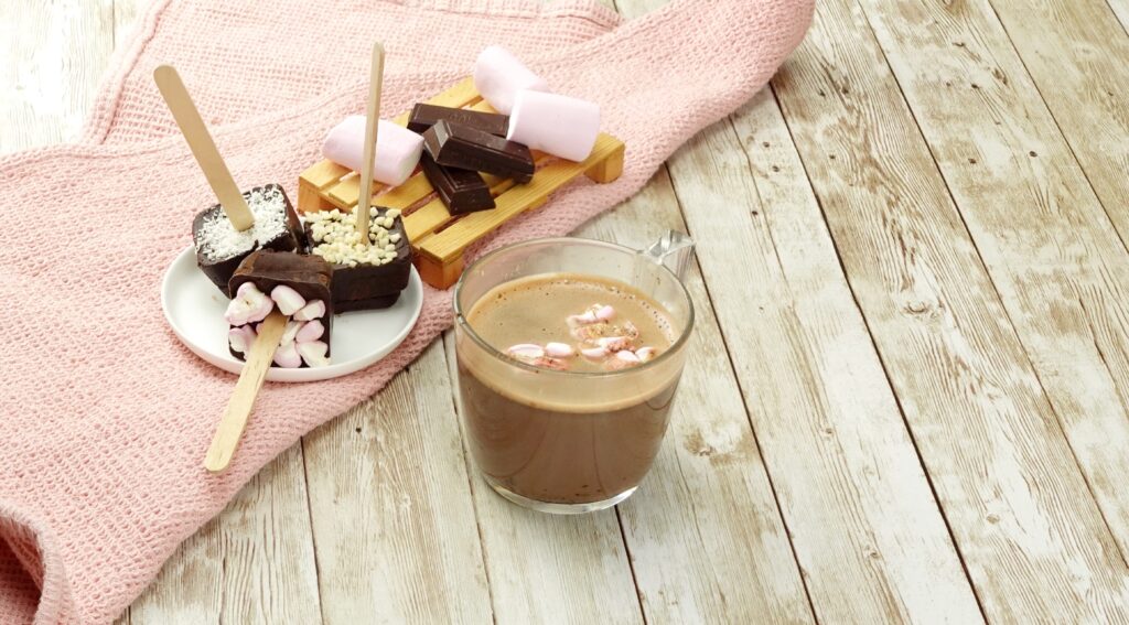 Ciocolata calda pe bat: reteta simpla si delicioasa gata in cel mai scurt timp - Tale Of Travels