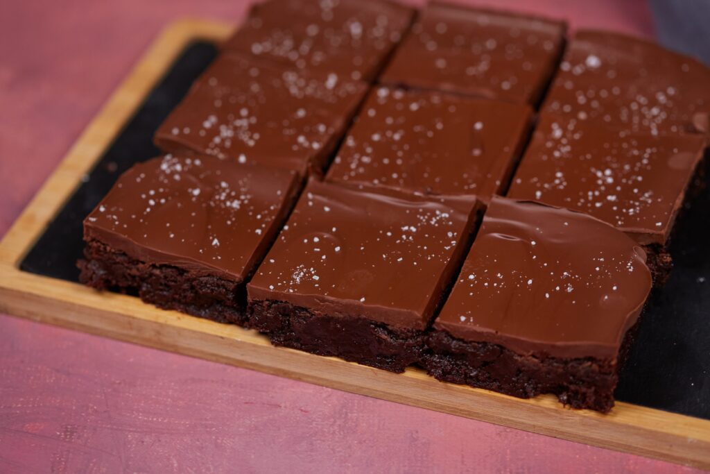 Brownies cu ciocolată: rețeta delicioasă și ușoară - Tale Of Travels