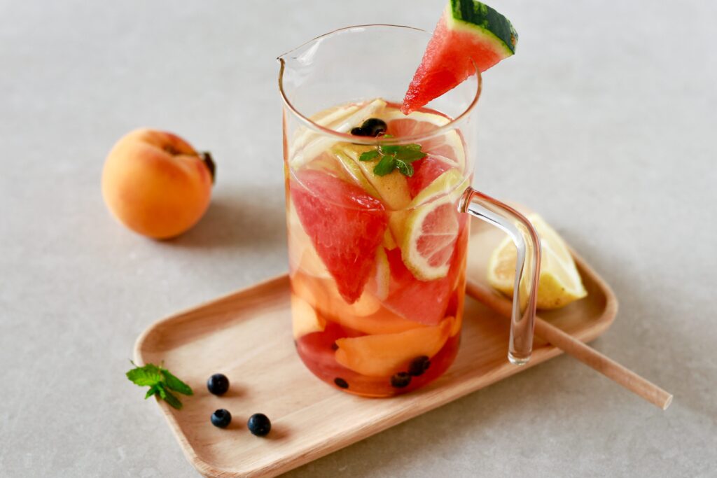 Apa de detoxifiere: rețeta de băutură cu aromă de fructe și 5 variante de încercat - Tale Of Travels