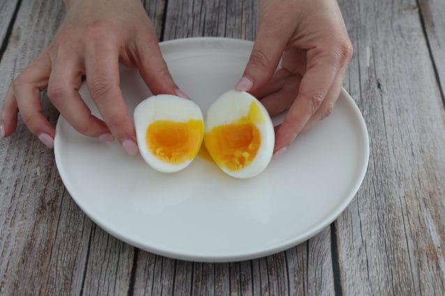 1685490210 806 Ou fiert tare reteta rapida si usoara pentru un ou
