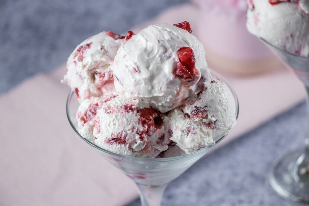 Înghețată de căpșuni de casă: rețeta de a o pregăti fără frigider - Tale Of Travels