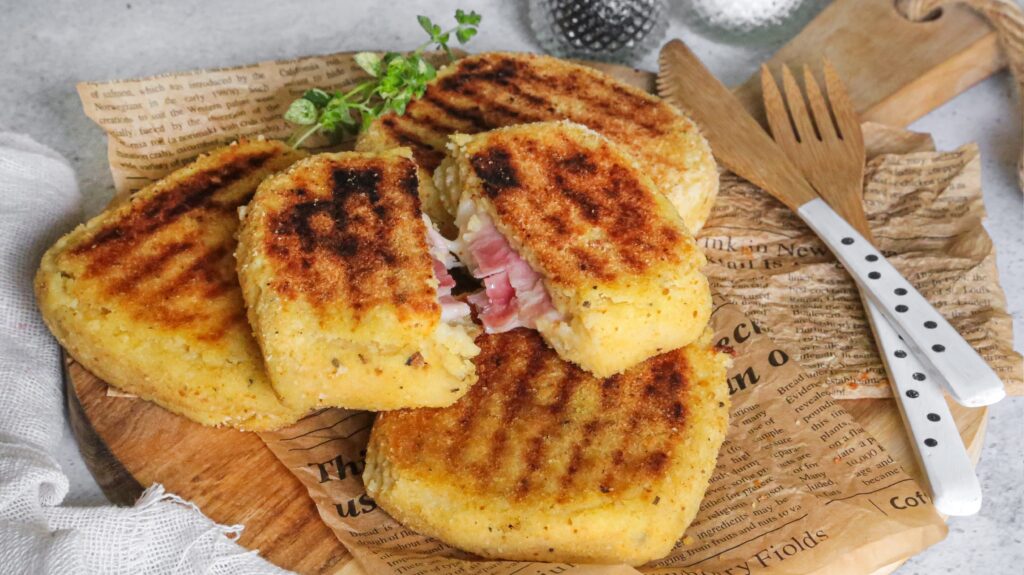 Toast di patate in padella: la ricetta facile e veloce con prosciutto e formaggio - Tale Of Travels